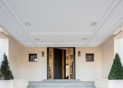 Instalación Puerta forja embutida porcelánico Laurent